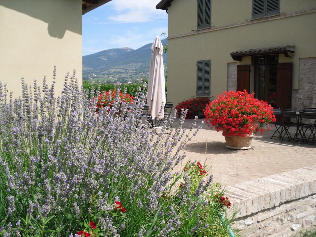 Gasthaus Residenza Isabella Spello Zimmer foto
